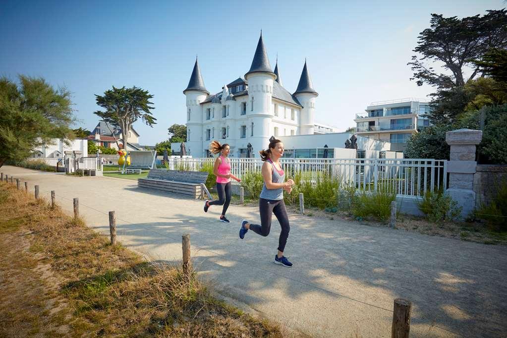 Hotel Chateau Des Tourelles - Relais Thalasso & Spa Pornichet Buitenkant foto